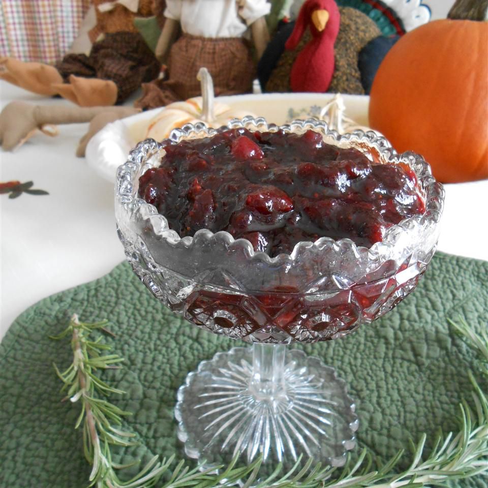 Recipe Fig and Rosemary Cranberry Sauce 1724743-0d51e94718614968a74d1dea6424ca6f