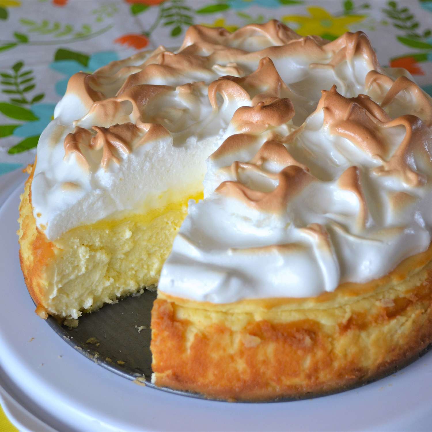 5157071-lemon-meringue-cheesecake-Kim-1x1-1-12e8121d5edc4471a2177eb6c026de76