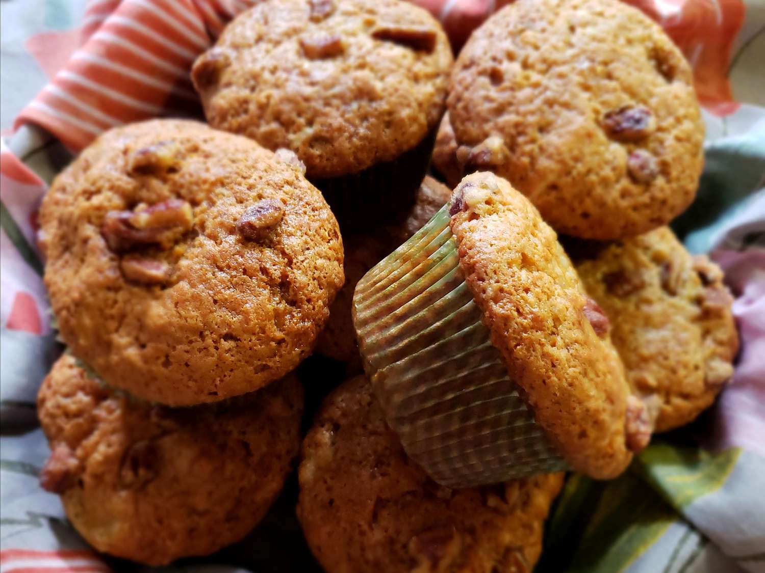 Recipe Sarah's Banana Bread Muffins 5845097-sarahs-banana-bread-muffins-Ashley-Arceneaux-4x3-1-5c218776f1244e8cb8593a50d2e6302c