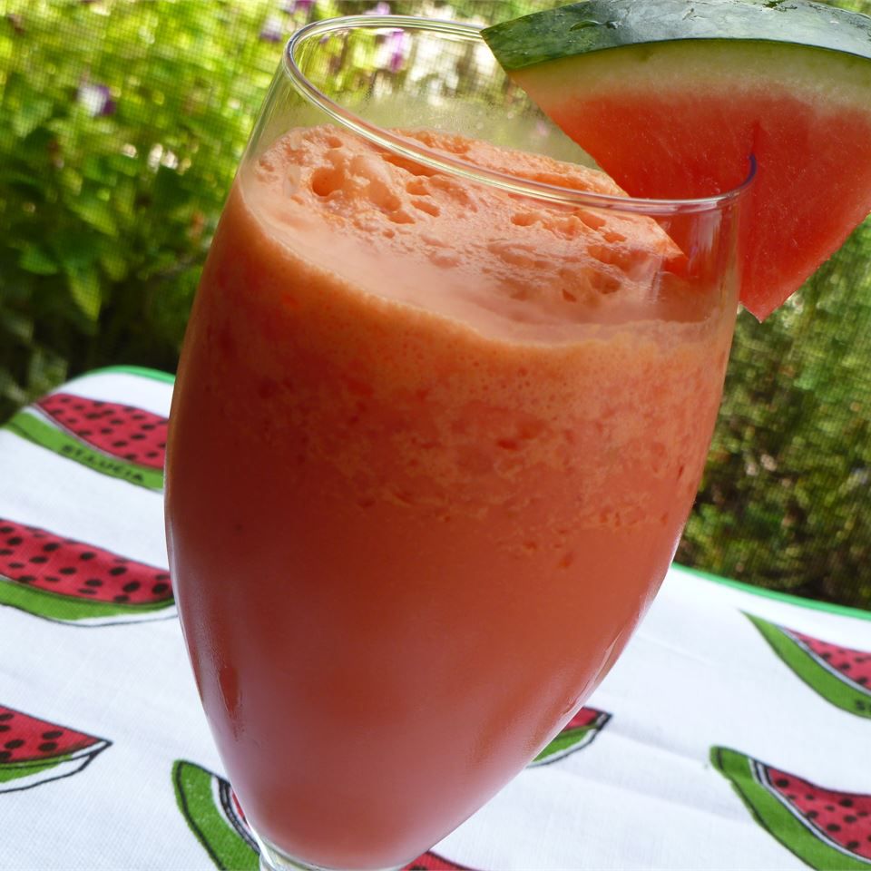Recipe Watermelon Milkshake 687260-4d95ba38deaa4581b073d186f2fd4be6
