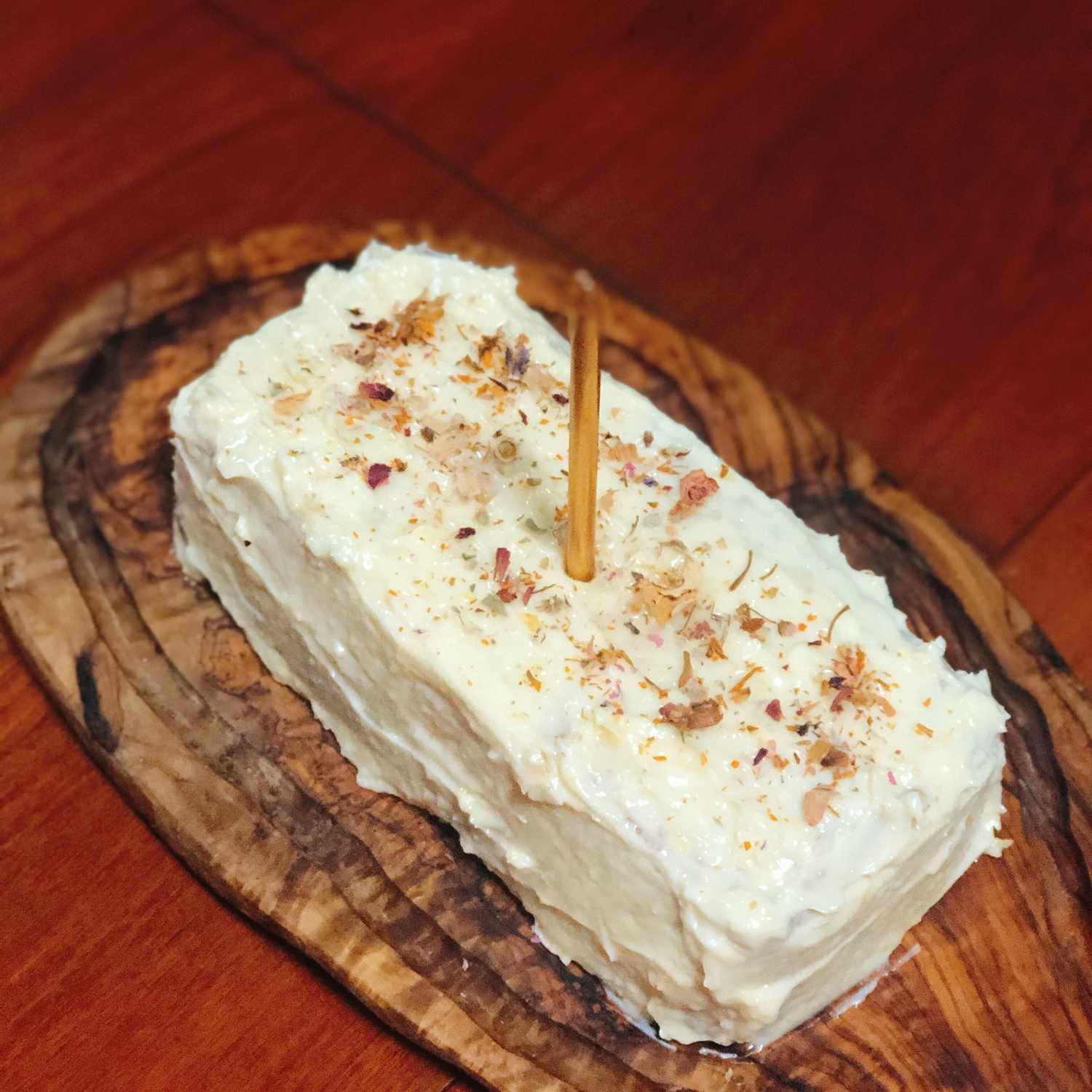 Recipe Lemon Cream Cheese Frosting 7569212-72c90c55c2794c8f8438b4122828988f