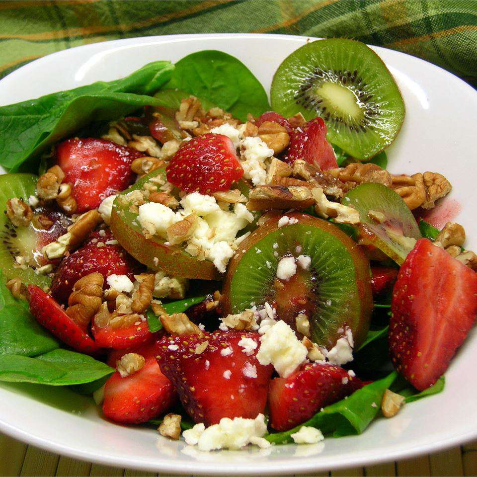 Recipe Strawberry, Kiwi, and Spinach Salad 804091-a876b3a3f66f4e49bcdf87bb4f949982