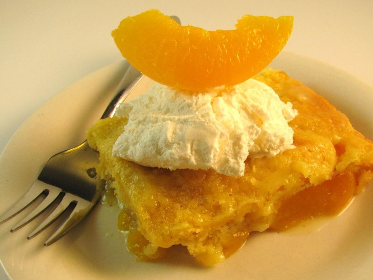 960642-peach-dump-cake-Sugarplum-4x3-1-0ff94d746cae437dab07f66956fcfd47